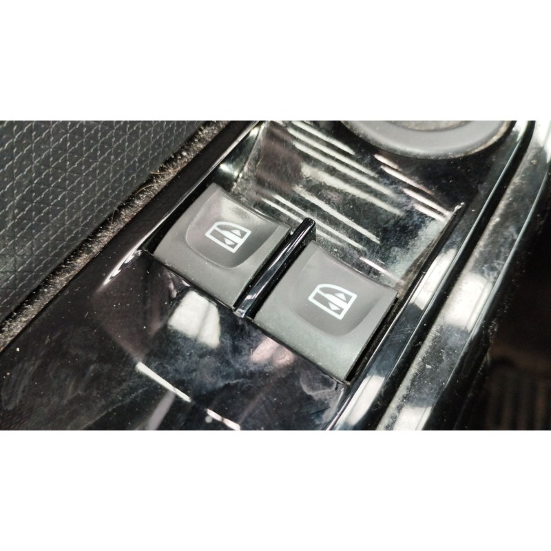 Recambio de mando elevalunas delantero izquierdo para renault clio iv (bh_) 0.9 tce 90 referencia OEM IAM 254118722R  