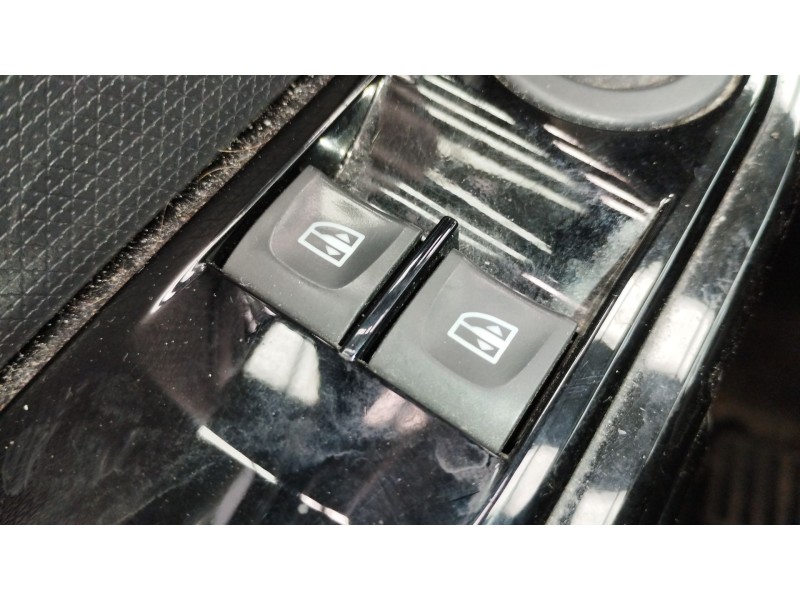 Recambio de mando elevalunas delantero izquierdo para renault clio iv (bh_) 0.9 tce 90 referencia OEM IAM 254118722R  