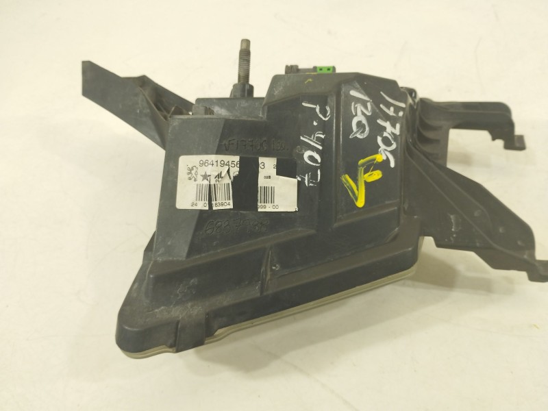 Recambio de faro antiniebla izquierdo para peugeot 407 (6d_) 2.0 (6drfnb, 6drfne) referencia OEM IAM 9641945680 42170748 