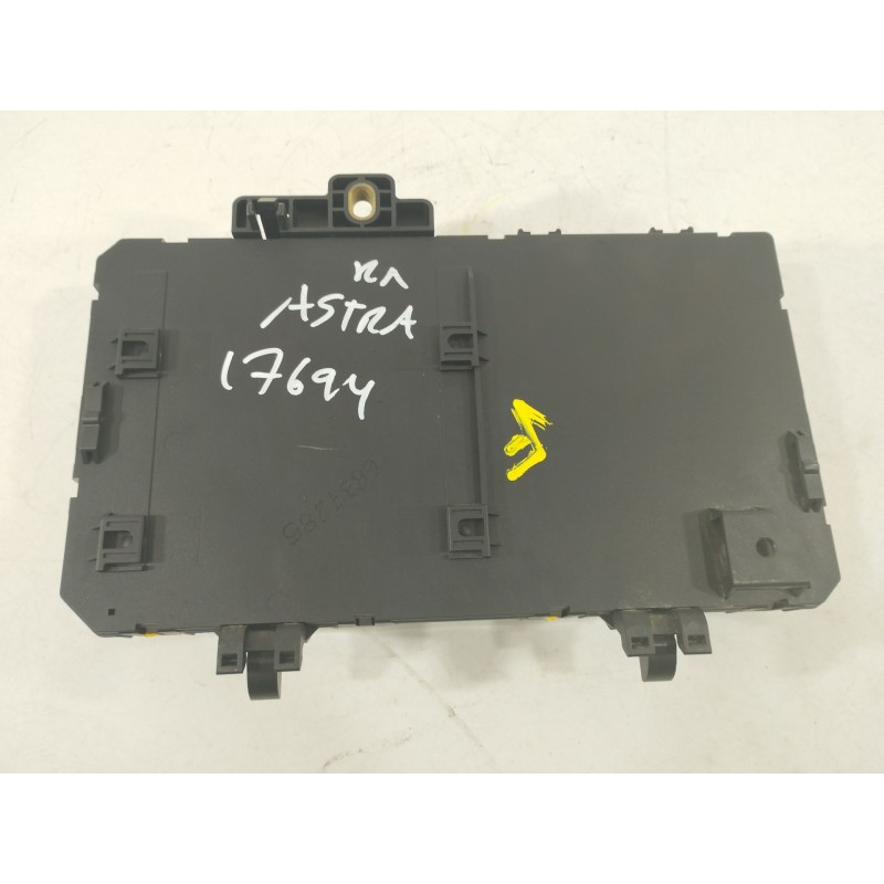 Recambio de caja reles / fusibles para opel astra h (a04) 1.7 cdti (l48) referencia OEM IAM 13206762 5DK00866932 