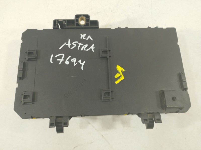 Recambio de caja reles / fusibles para opel astra h (a04) 1.7 cdti (l48) referencia OEM IAM 13206762 5DK00866932 