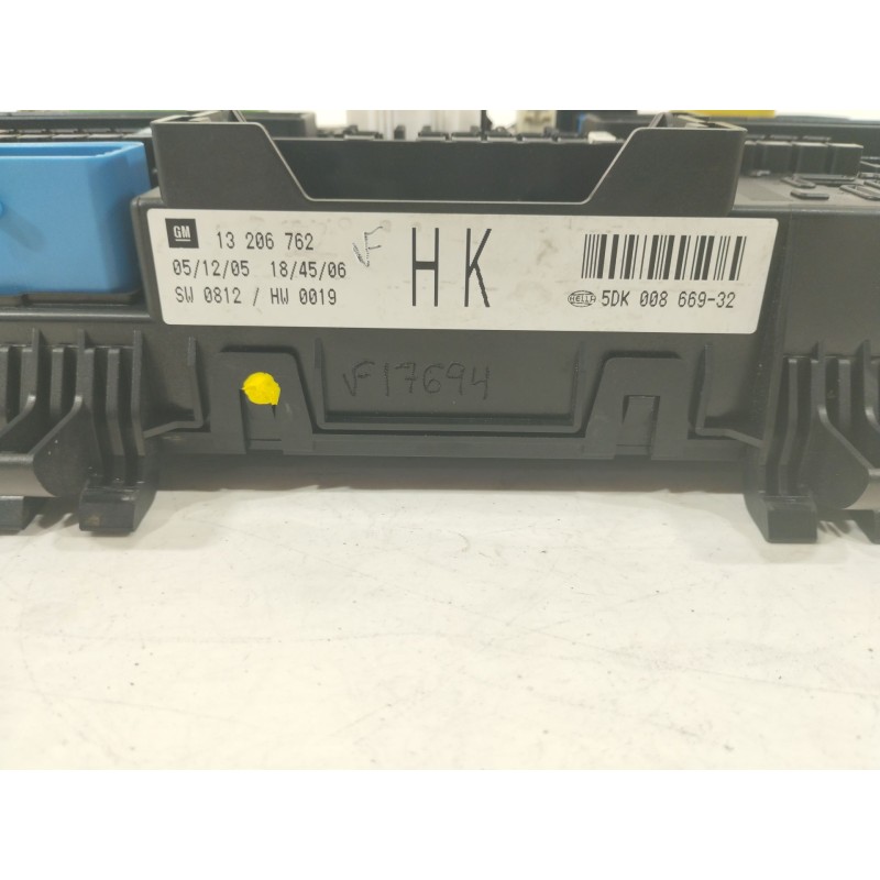 Recambio de caja reles / fusibles para opel astra h (a04) 1.7 cdti (l48) referencia OEM IAM 13206762 5DK00866932 