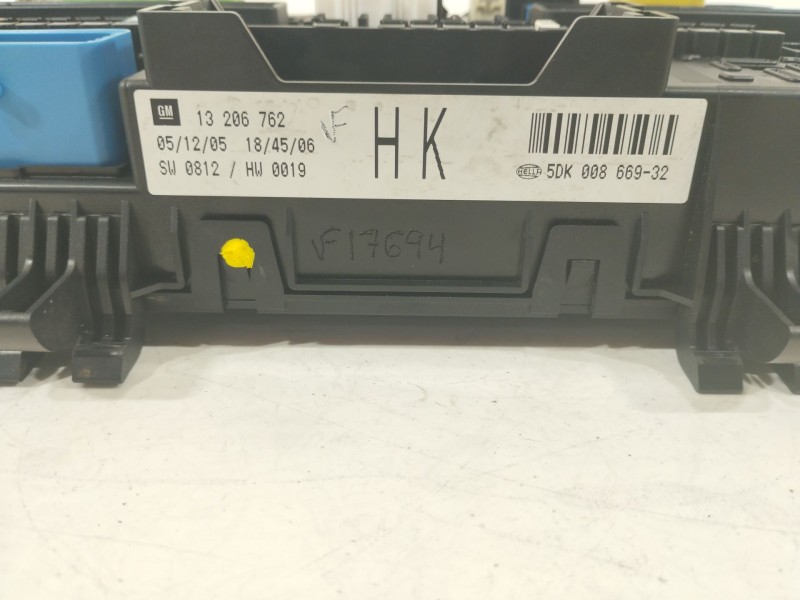 Recambio de caja reles / fusibles para opel astra h (a04) 1.7 cdti (l48) referencia OEM IAM 13206762 5DK00866932 