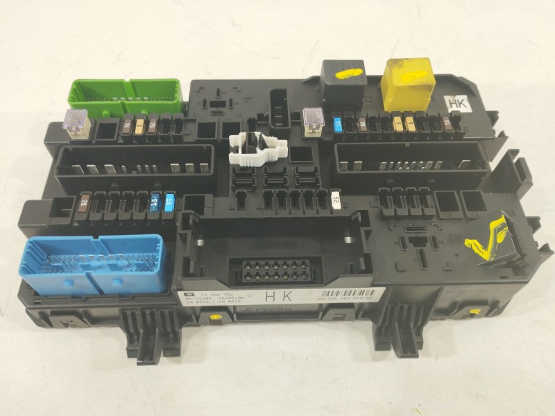 Recambio de caja reles / fusibles para opel astra h (a04) 1.7 cdti (l48) referencia OEM IAM 13206762 5DK00866932 