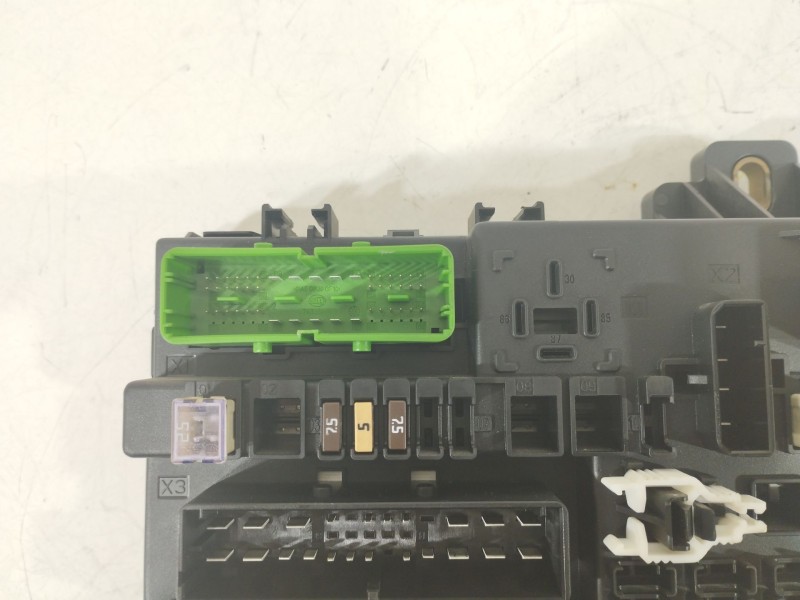 Recambio de caja reles / fusibles para opel astra h (a04) 1.7 cdti (l48) referencia OEM IAM 13206762 5DK00866932 