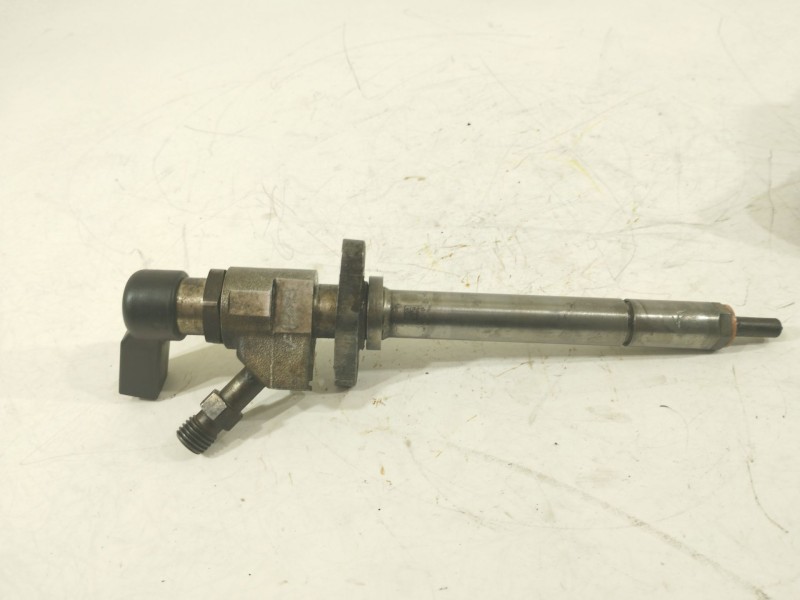 Recambio de inyector para ford fiesta iii (gfj) 1.8 d referencia OEM IAM 9657144580  