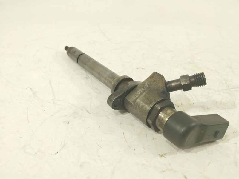 Recambio de inyector para ford fiesta iii (gfj) 1.8 d referencia OEM IAM 9657144580  