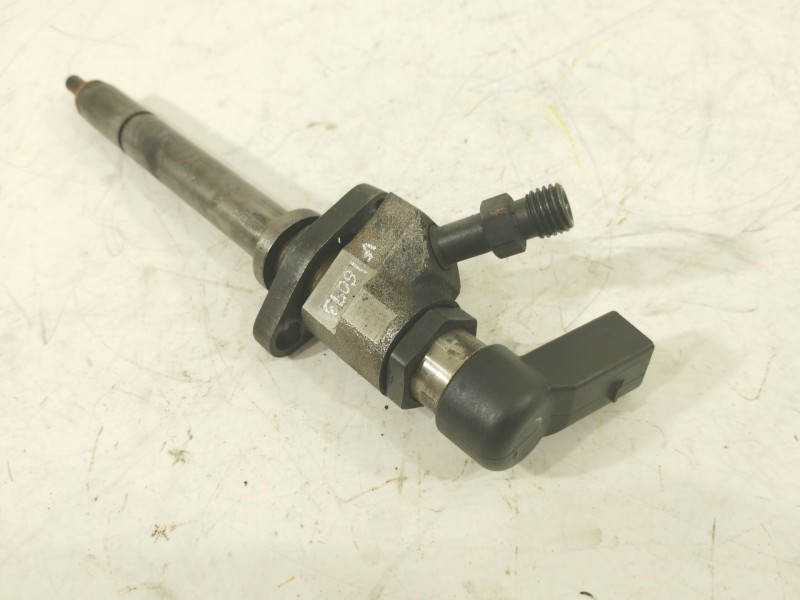 Recambio de inyector para ford fiesta iii (gfj) 1.8 d referencia OEM IAM 9657144580  
