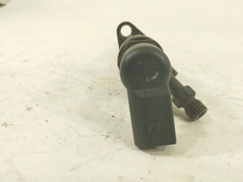 Recambio de inyector para ford fiesta iii (gfj) 1.8 d referencia OEM IAM 9657144580  
