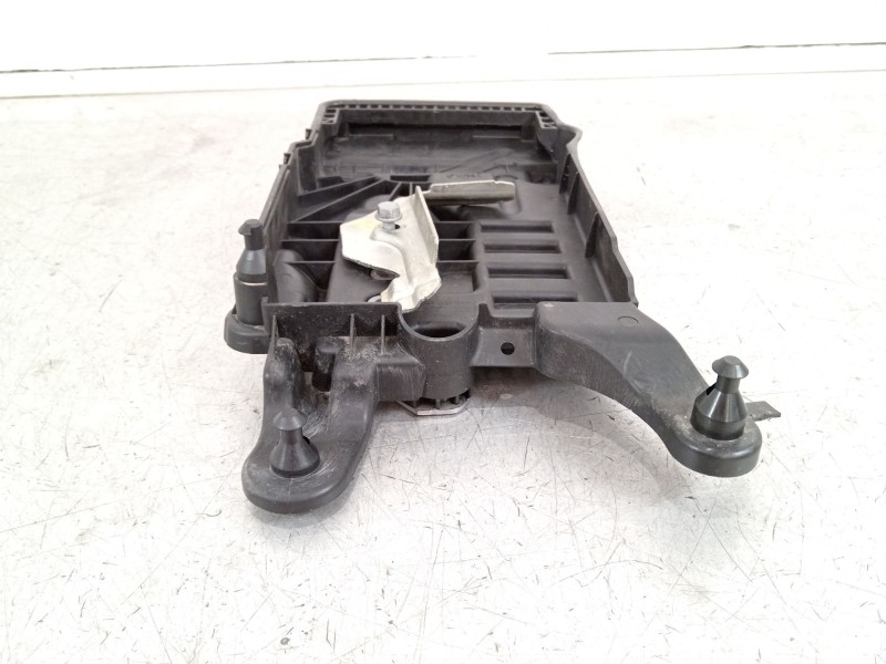 Recambio de soporte bateria para seat ibiza (kj1) fr ib referencia OEM IAM 2Q0915331  
