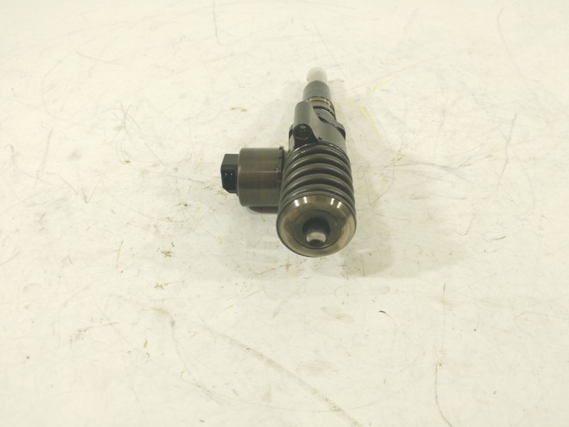Recambio de inyector para audi a6 c6 (4f2) 2.0 tdi referencia OEM IAM 03G130073G 0414720404 