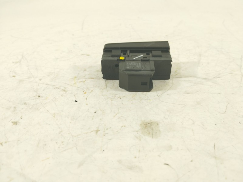 Recambio de interruptor para opel insignia a (g09) 2.0 cdti (68) referencia OEM IAM 13272500  