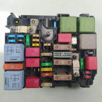 CAJA RELES / FUSIBLES 9804846880 