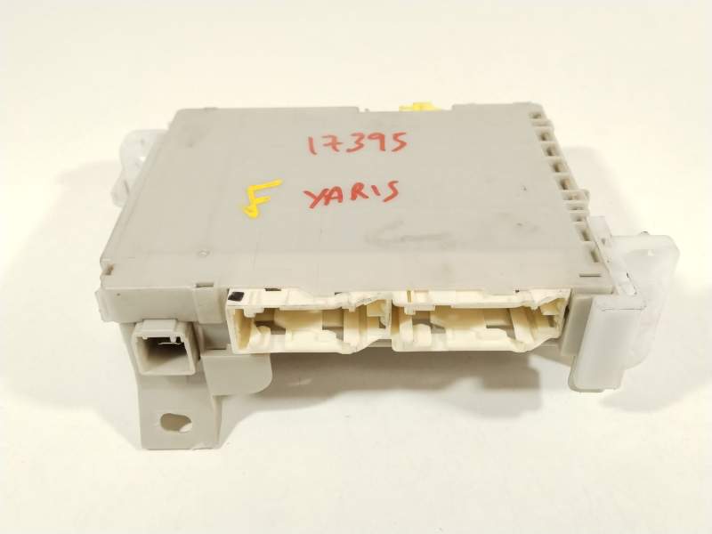 CAJA RELES / FUSIBLES 8273052F80 