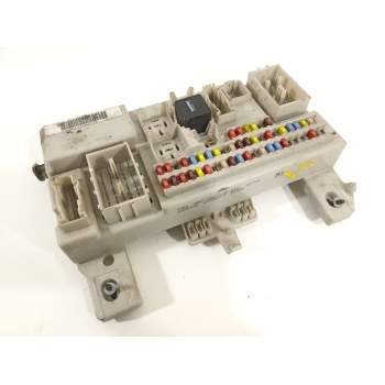 CAJA RELES / FUSIBLES 3M5T14A073BF 