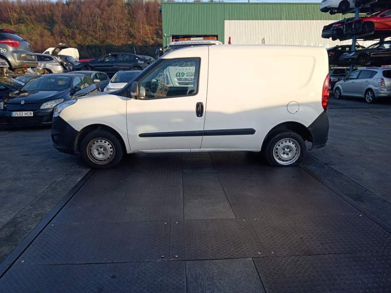opel combo furgón/monospace (x12) del año 2017