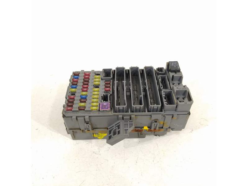 CAJA RELES / FUSIBLES 52575LM 5LMHMLVZ 