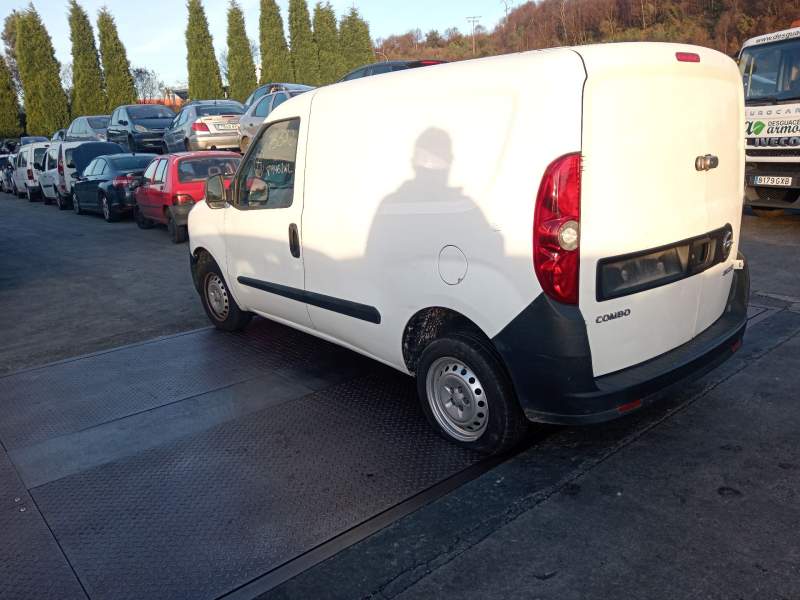 opel combo furgón/monospace (x12) del año 2017