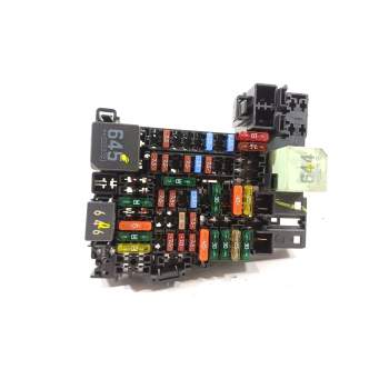 CAJA RELES / FUSIBLES 2Q0937615A 