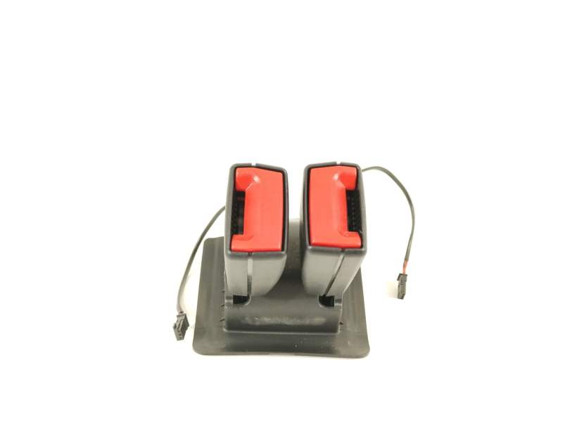 ENGANCHE CINTURON TRASERO CENTRAL 7409304 72117409304 
