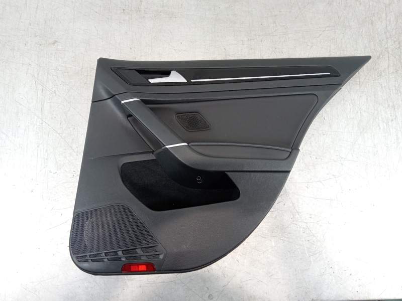 GUARNECIDO PUERTA TRASERA DERECHA 5G6867212 5G4867212 