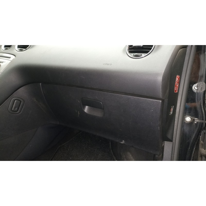 Recambio de guantera para peugeot 308 sport referencia OEM IAM 8226LN  