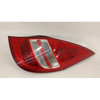 PILOTO TRASERO DERECHO 924022R010 