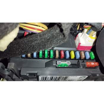 CAJA RELES / FUSIBLES 9666951980 