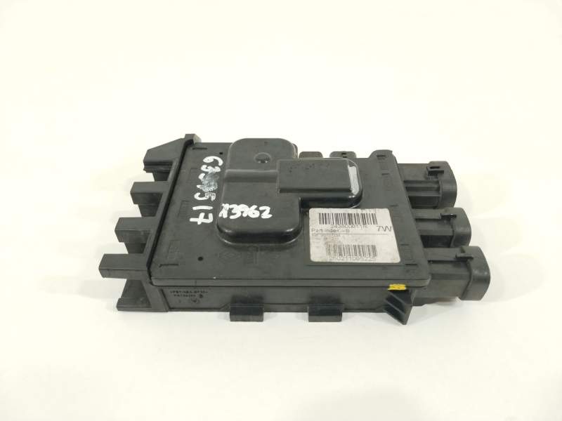 CAJA RELES / FUSIBLES 243800011R 