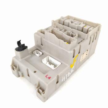 CAJA RELES / FUSIBLES 8273342080 1G170874 