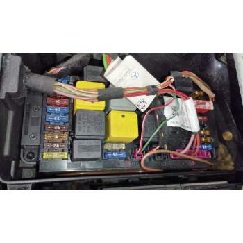 CAJA RELES / FUSIBLES 2095451901 
