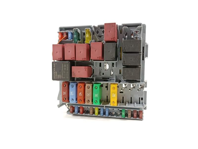 CAJA RELES / FUSIBLES 51905216 