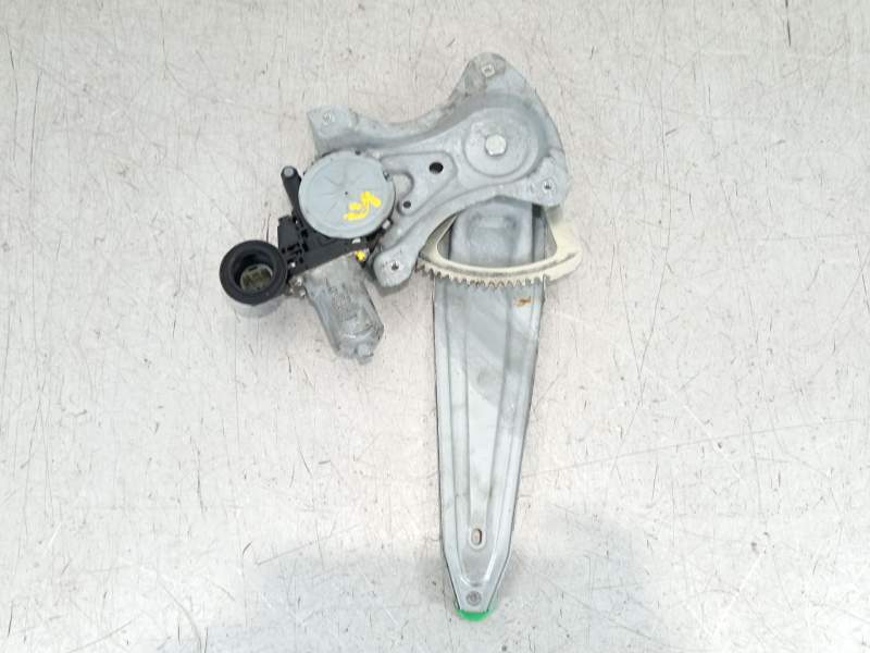 ELEVALUNAS TRASERO DERECHO 857200D120 973581100 