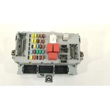 CAJA RELES / FUSIBLES 51898157 