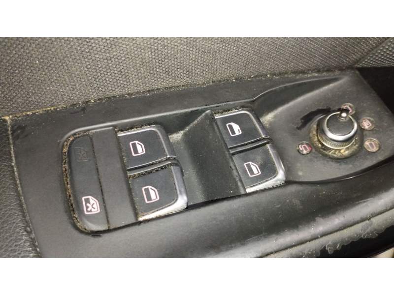 MANDO ELEVALUNAS DELANTERO IZQUIERDO 8U0959851 