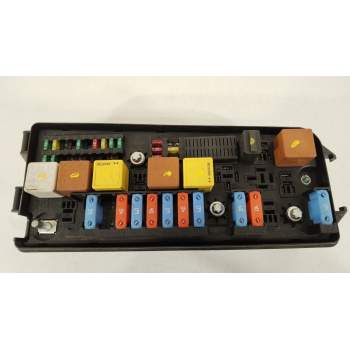CAJA RELES / FUSIBLES 12757110 519125009 480023260