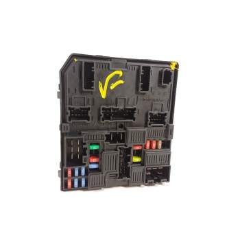 CAJA RELES / FUSIBLES 284B75NA1A 