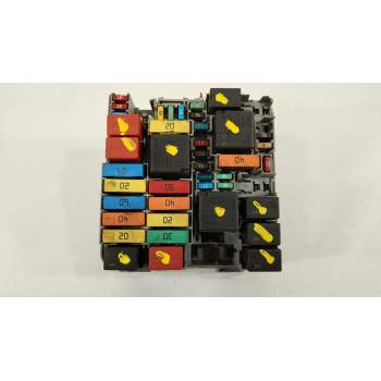 CAJA RELES / FUSIBLES 51867698 