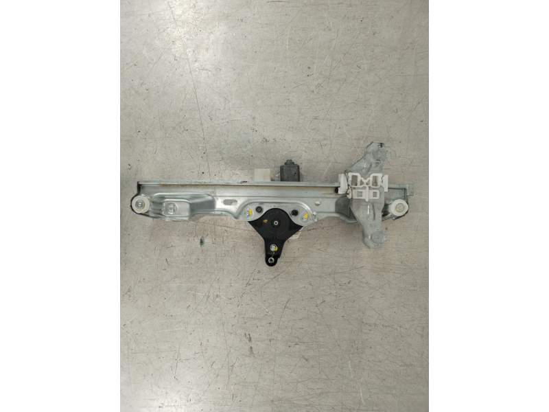 ELEVALUNAS TRASERO DERECHO 82700HV00C E06028102