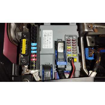 CAJA RELES / FUSIBLES 520158930 