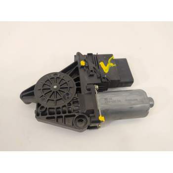 MOTOR ELEVALUNAS TRASERO IZQUIERDO 105406301 05074280 0130821697