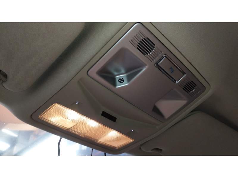 LUZ INTERIOR CX2313776AA0AMN C2Z18357AMN 