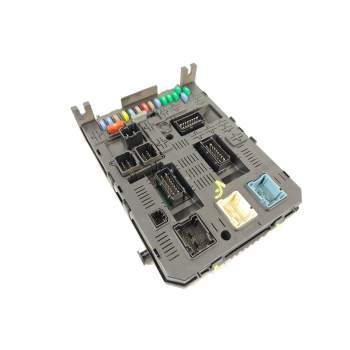 CAJA RELES / FUSIBLES 1613317180 1663366180 281197595