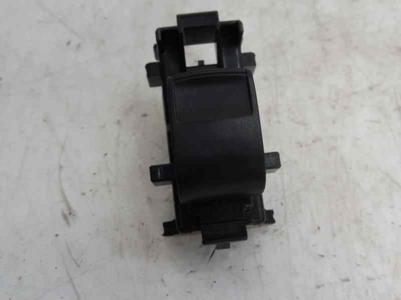 MANDO ELEVALUNAS DELANTERO DERECHO 8292H90 