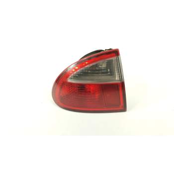PILOTO TRASERO IZQUIERDO 1M6945111 1M6945095A