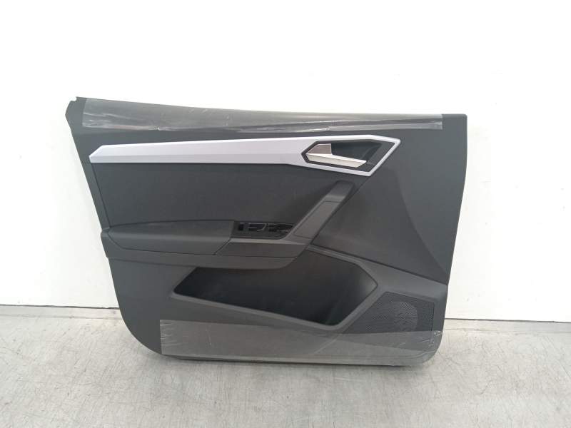 GUARNECIDO PUERTA DELANTERA IZQUIERDA 6F0867113 