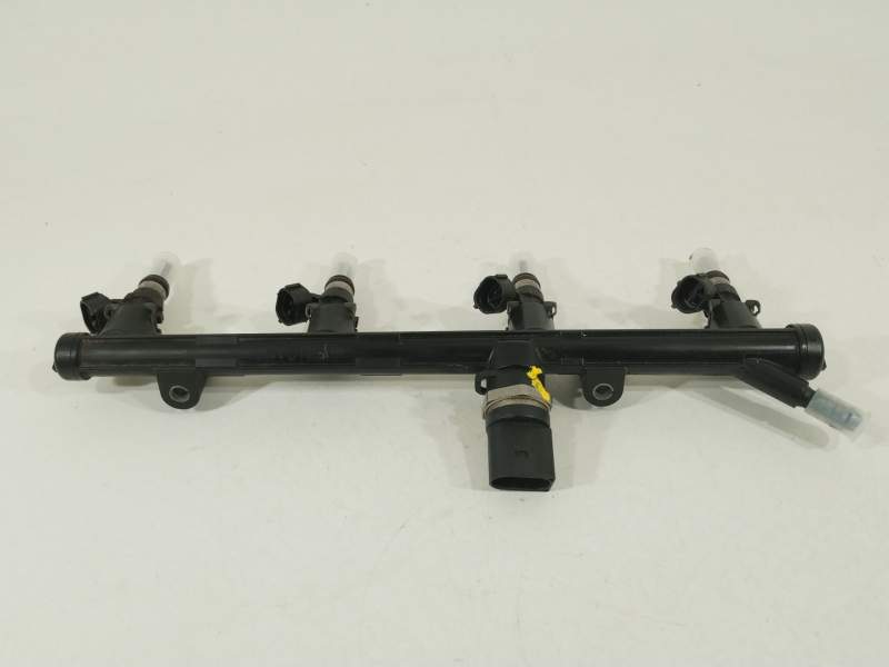 RAMPA INYECTORA 06K133681A 