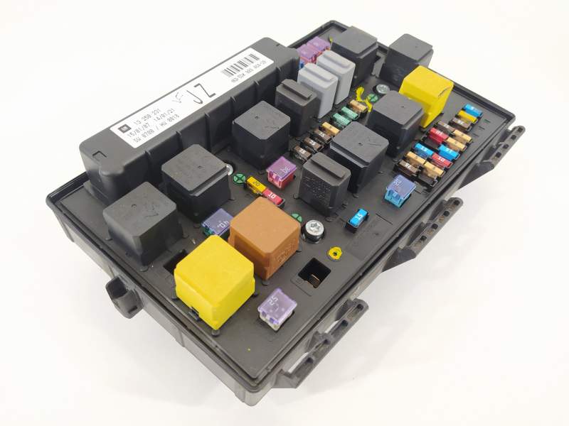 CAJA RELES / FUSIBLES 13250231 