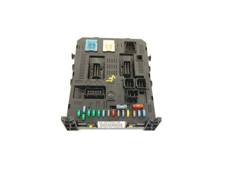 CAJA RELES / FUSIBLES 9660105680 BSI2004H02 