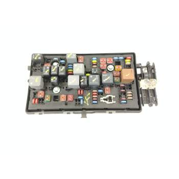 CAJA RELES / FUSIBLES 13275881 13255300 13222782